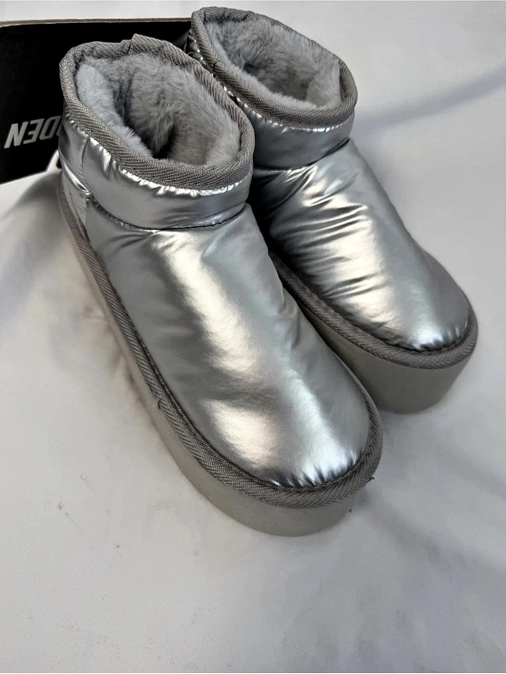 Steve Madden SONIKK Silver Winter Boots Size US 5-6 NWT